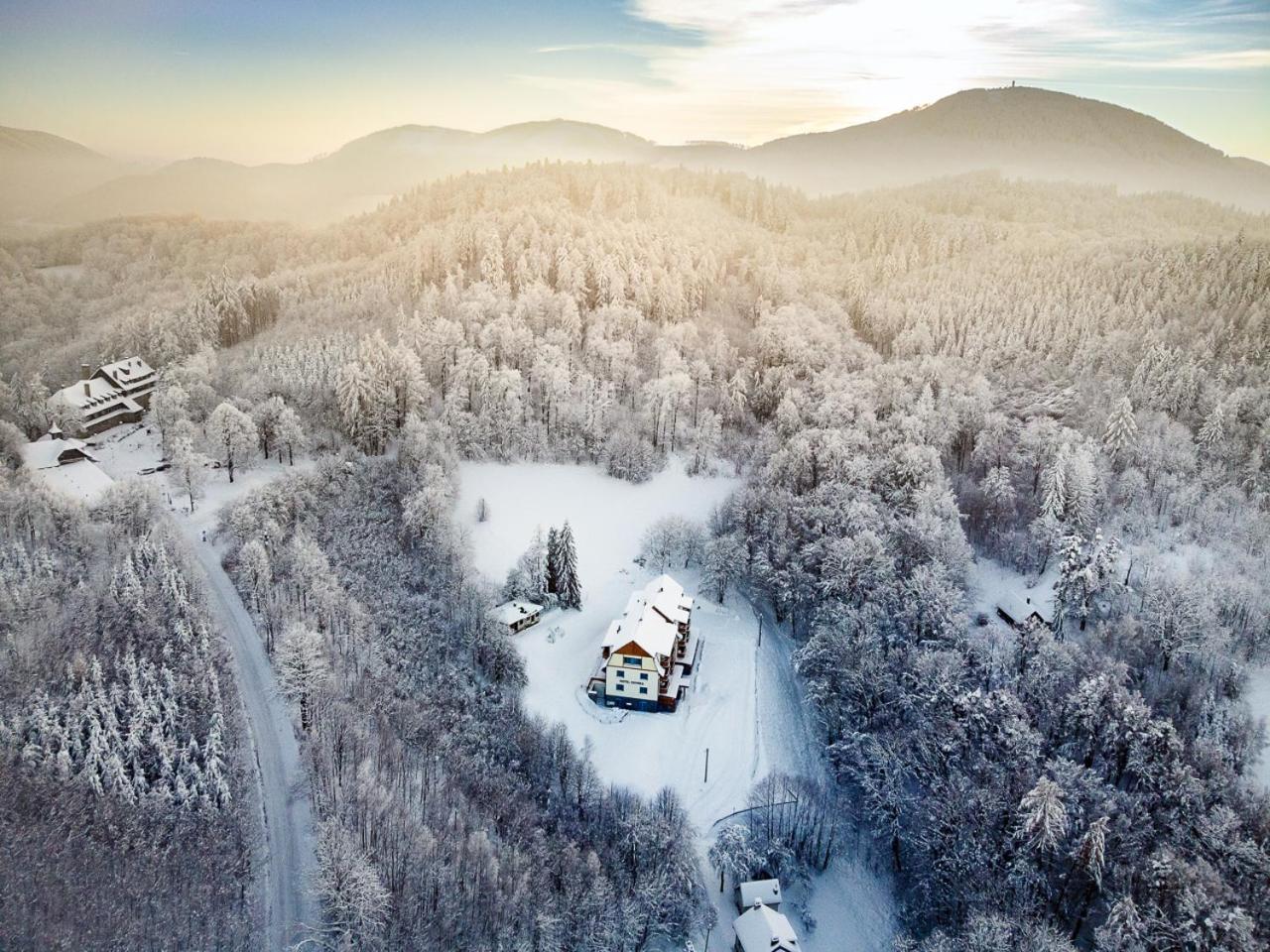 Hotel Edvard Frenštát pod Radhoštěm 外观 照片